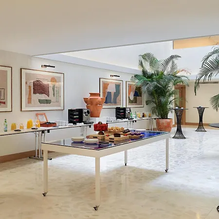 Hotel H10 Croma 4*
